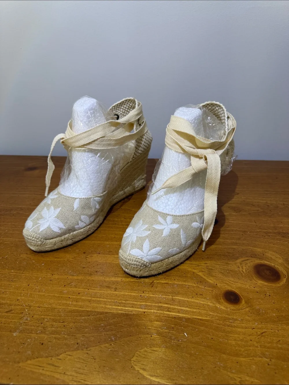 Soludos Cream Floral Espadrille Wedges with Ankle Wrap